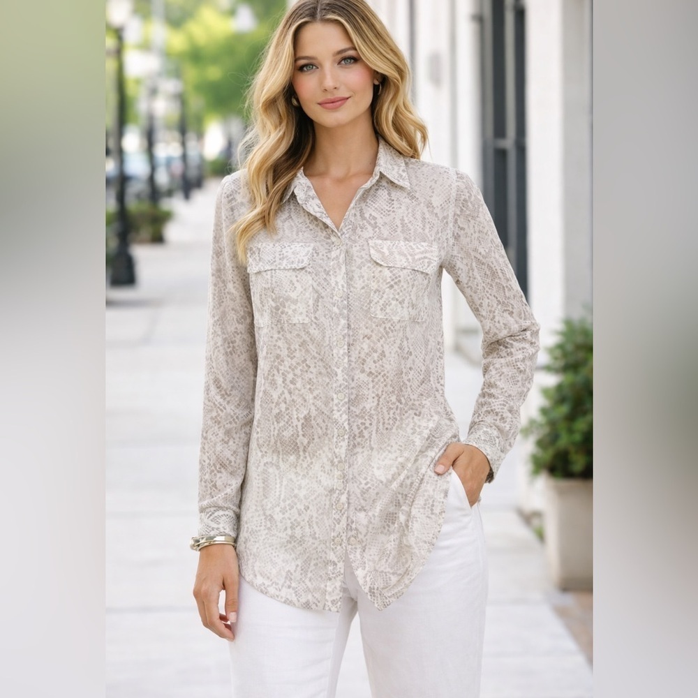 chicos python print shirt Size Large